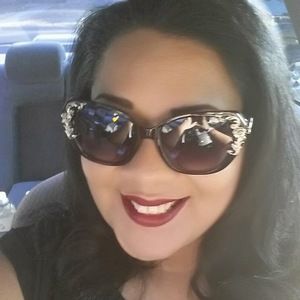 Meet your Posher, Lizzy